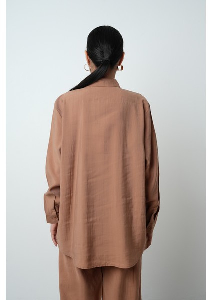 Kadın Yatay Şerit Taş Işlemeli Düz Renk Oversize Gömlek indirimleri