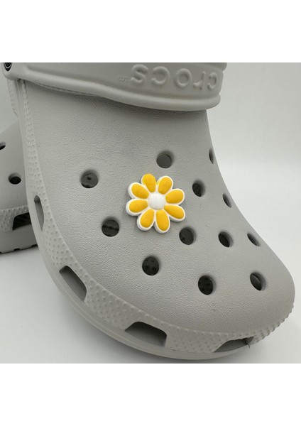 Terlik Süsü ve Aksesuarı , Çanta Süsü – Jibbitz 3D Renkli Papatya Logo Aksesuar