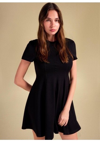 Yuvarlak Yaka Düz Siyah Mini Kadın Elbise PBF5WL-ELB0117 fırsatları