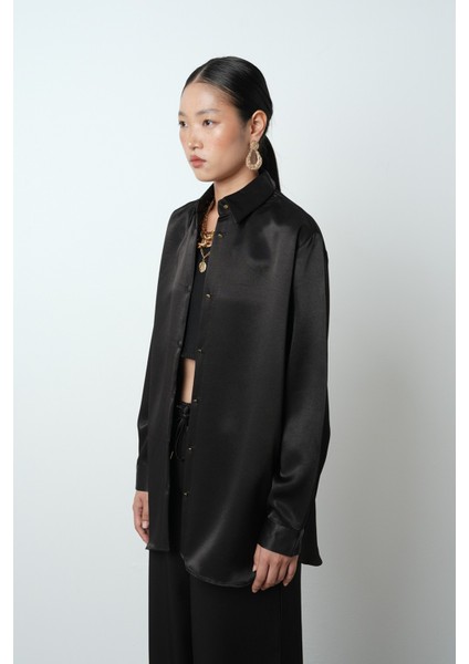 Kadın Düz Renk Parlak Kumaş Oversize Kesim Gömlek fiyatları