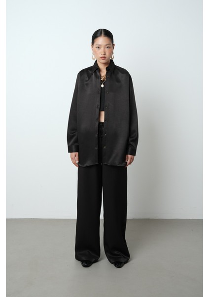 Kadın Düz Renk Parlak Kumaş Oversize Kesim Gömlek fırsatları