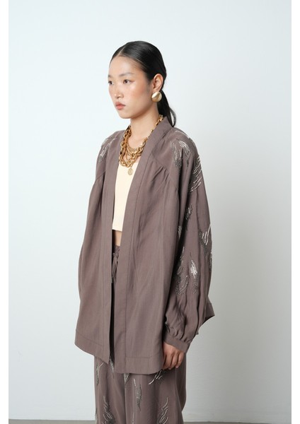 Kadın Arkası ve Kolları Taş Işlemeli Oversize Kimono modelleri
