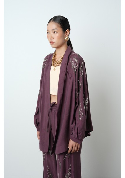 Kadın Arkası ve Kolları Taş Işlemeli Oversize Kimono modelleri