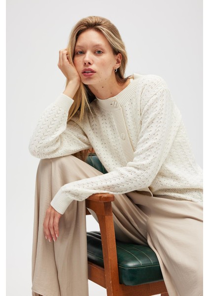 Zoey Mini Kabartma Örgülü Triko Hırka - Ekru indirimleri