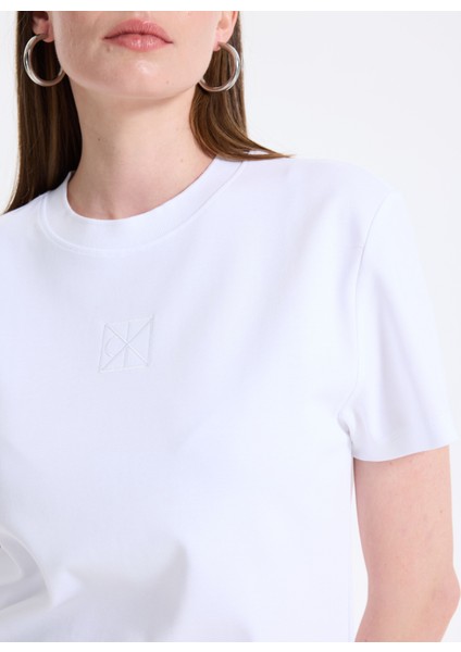 Yuvarlak Yaka Baskılı Beyaz Kadın T-Shirt LV044D202GYAA fırsatları