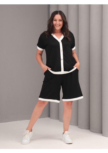 Kadın Büyük Beden Siyah-Beyaz, V Yaka, Süs Düğmeli Üst, Paça Detaylı Cepli Şort 2li Takım 65N39066