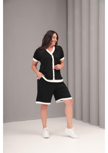 Kadın Büyük Beden Siyah-Beyaz, V Yaka, Süs Düğmeli Üst, Paça Detaylı Cepli Şort 2li Takım 65N39066 modelleri