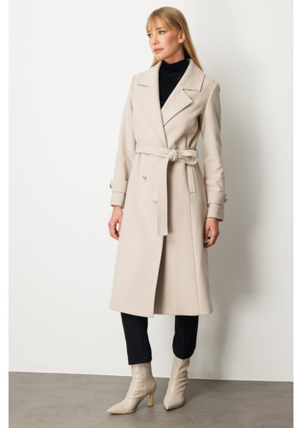 Kadın Beli Kuşaklı Kolları Apoletli Kaban 6061 Kum fiyatları