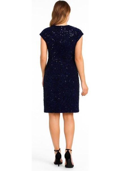 Kadın Büyük Beden Lacivert, Kadife Pul Payet Işli, Omuz Detaylı Abiye Elbise 65N39205 fiyatları