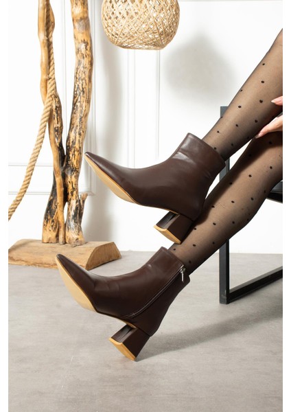 Yerta Kadın Bot Kalın Topuklu Fermuarlı Kahverengi Deri fiyatları