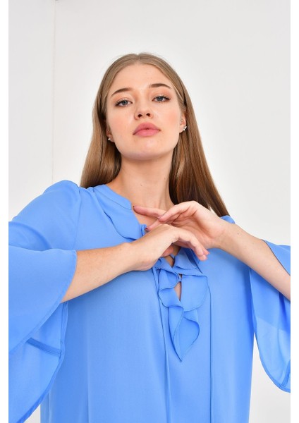 Önü ve Kolları Volanlı Bluz fiyatları