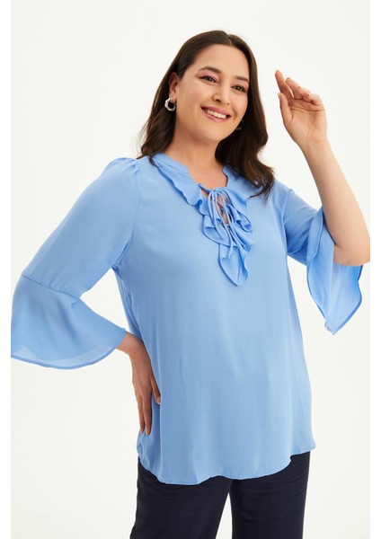 Önü ve Kolları Volanlı Bluz