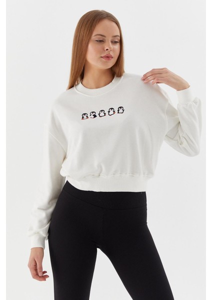 Penguen Işlemeli Sweatshirt Ekru modelleri
