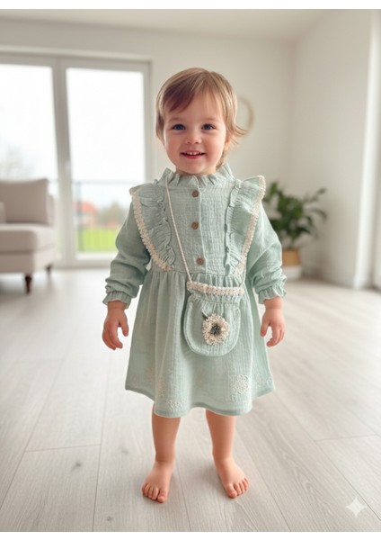 Uzun Kollu Dantel Detaylı Otantik Müslin Çantalı Kız Çocuk Elbisesi
