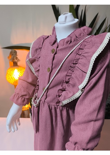 Uzun Kollu Dantel Detaylı Vintage Fitilli Kadife Çantalı Kız Çocuk Elbisesi indirimleri