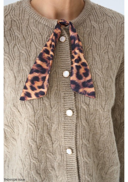 Bisiklet Yaka Leopar Fular Detaylı Örgü Hırka modelleri
