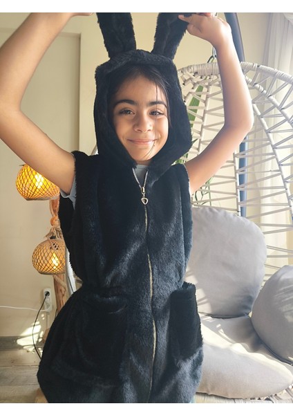 kız Çocuk Kapşonlu Kürklü Peluş Cepli Belden Büzgülü Içi Astarlı %100 Pamuk Yelek Siyah