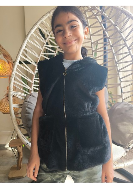 kız Çocuk Kapşonlu Kürklü Peluş Cepli Belden Büzgülü Içi Astarlı %100 Pamuk Yelek Siyah fiyatları