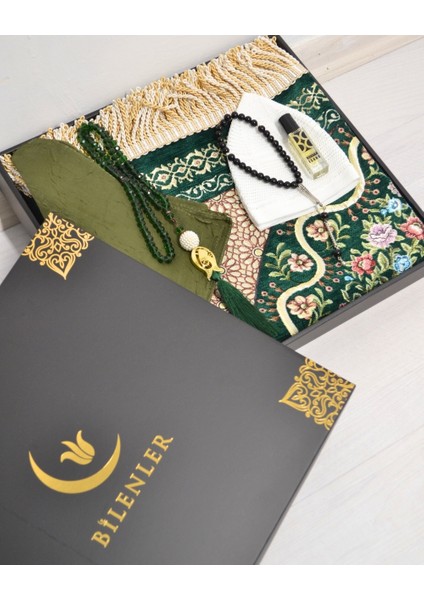 Çeyizlik Hediyelik Seccade Set – Astarlı Kadife Seccade, Eşarp, Kristal Tesbih, Erkek Tesbihi, Takke ve Esanslı Özel Kutulu Lüks Hediye modelleri
