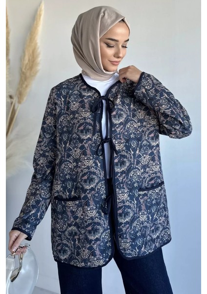Ön Bağlamalı Kapitoneli Desenli Tesettür Ceket P-00018988