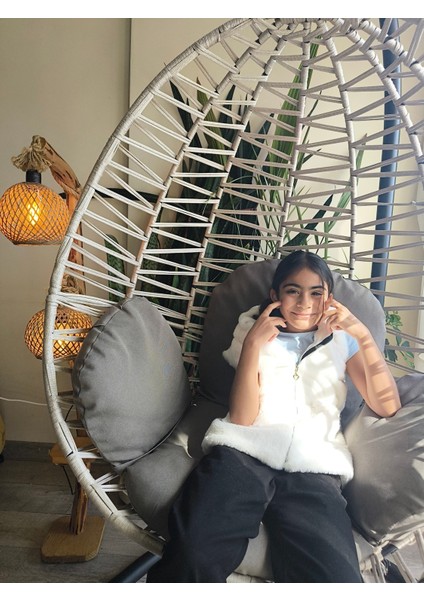 kız Çocuk Kapşonlu Kürklü Peluş Cepli Belden Büzgülü Içi Astarlı %100 Pamuk Yelek Beyaz