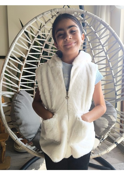 kız Çocuk Kapşonlu Kürklü Peluş Cepli Belden Büzgülü Içi Astarlı %100 Pamuk Yelek Beyaz