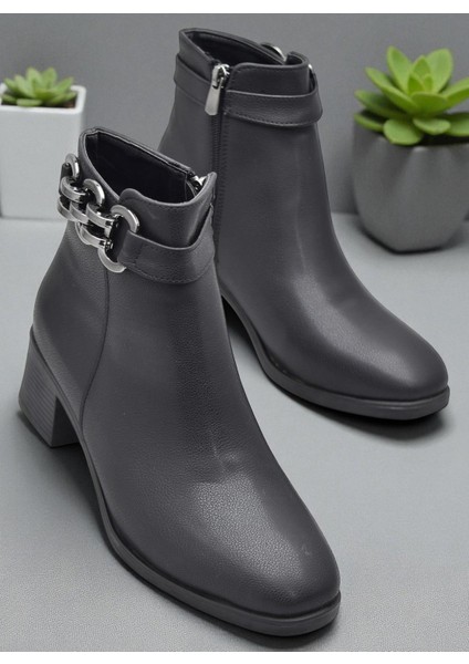 6597 Günlük Fermuarlı Kadın Topuklu Bot Ayakkabı Siyah Klasik Kısa Topuklu Bot