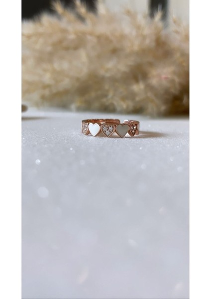 Ayarlanabilir Beyaz Mineli ve Zirkon Taşlı Kalp Yüzük