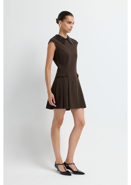 Yakası Taş Detaylı Gabardin Elbise Kahve 12445681000 fiyatları