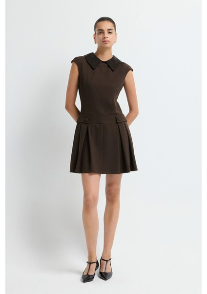 Yakası Taş Detaylı Gabardin Elbise Kahve 12445681000 fırsatları