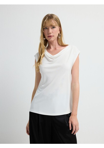 Degaje Yaka Örme Bluz Kemik 11544471001