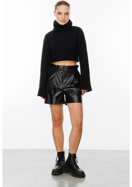 Düğme Detaylı Yüksek Bel Deri Şort-Siyah fiyatları