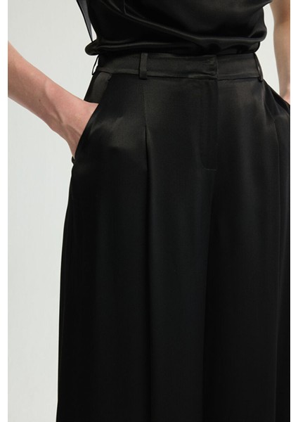 Pileli Geniş Paça Pantolon Siyah 153L9500002 fiyatları