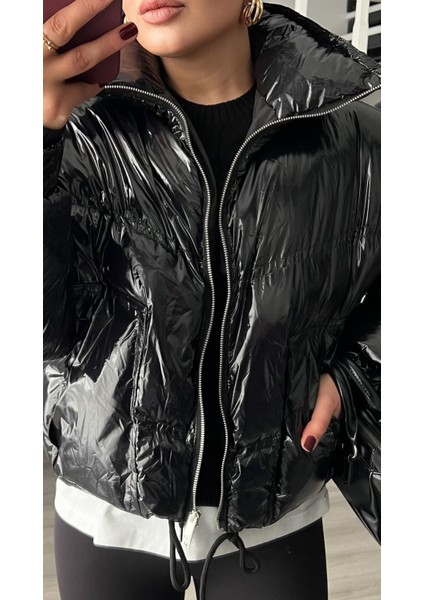 Siyah Bel Büzgülü Parlak Şişme Mont modelleri