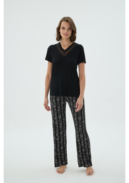 Kadın Siyah Renk V Yaka Tül Detaylı Desenli Alt Pijama Takımı C4T4N371