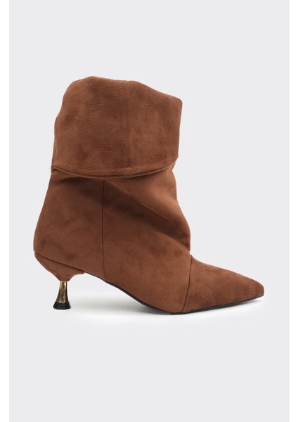 Kısa Topuk Uzun Kadın Bot