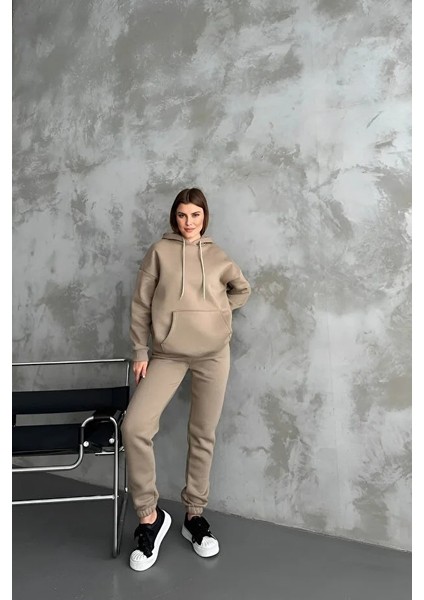 Kadın Rahat Oversize 3 Iplik Pamuklu Şardonlu Kanguru Cep Kapşonlu Sweatshirt