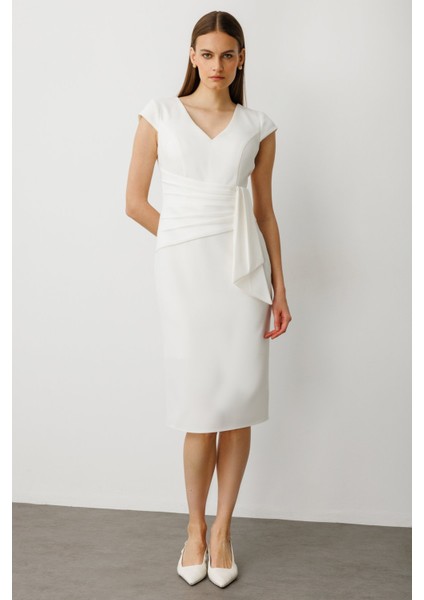 Beli Kuşaklı Midi Boy Gece Elbisesi fırsatları