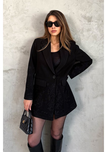 Kadın Nakışlı Kaşe Kaban