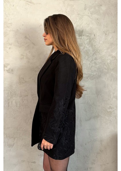 Kadın Nakışlı Kaşe Kaban modelleri