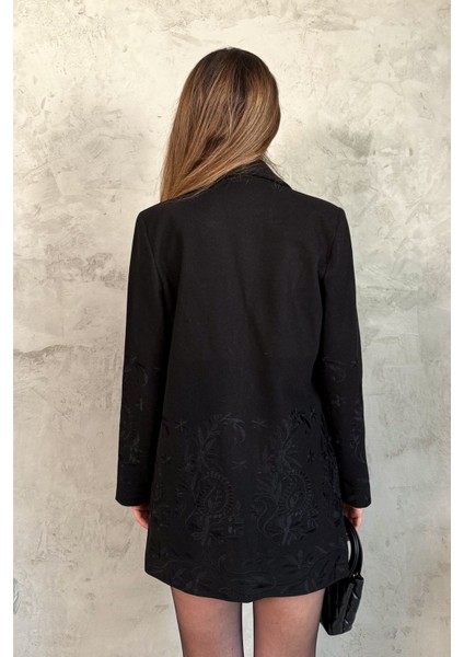 Kadın Nakışlı Kaşe Kaban fırsatları