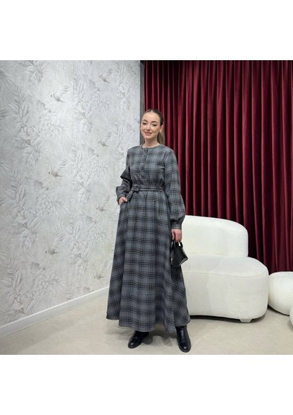 Önü Düğmeli Ekose Desen Elbise
