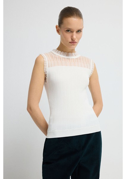 Tül Detaylı Kolsuz Triko Bluz Kemik 11544676001