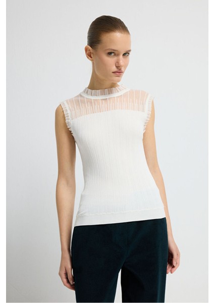 Tül Detaylı Kolsuz Triko Bluz Kemik 11544676001 fırsatları