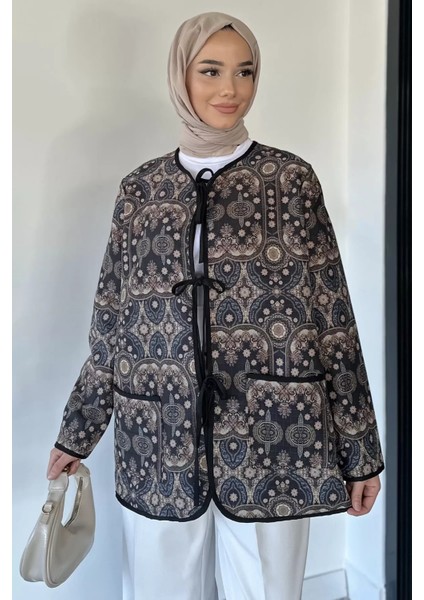 Ön Bağlamalı Kapitoneli Desenli Tesettür Ceket P-00018988