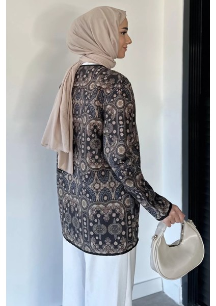 Ön Bağlamalı Kapitoneli Desenli Tesettür Ceket P-00018988 fırsatları
