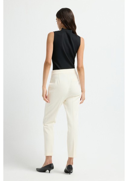 Taşlı Boğazlı Kolsuz Triko Bluz Siyah 11544473001 indirimleri