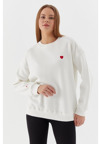 Kalp Işleme Detaylı Sweatshirt Ekru fırsatları