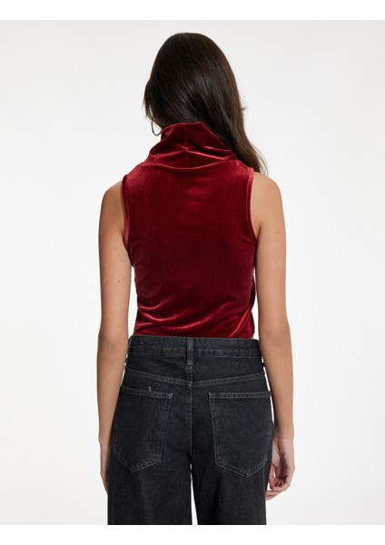 Slim Fit Dik Yaka Kolsuz Crop Kadife Bluz fırsatları