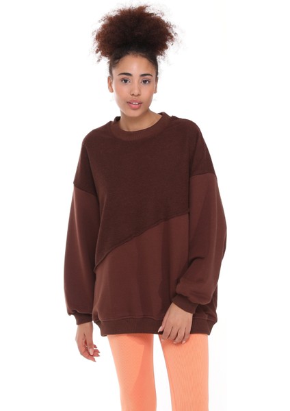 Kadın Bisiklet Yaka Garnili Sırt Detaylı Oversize Sweatshirt modelleri